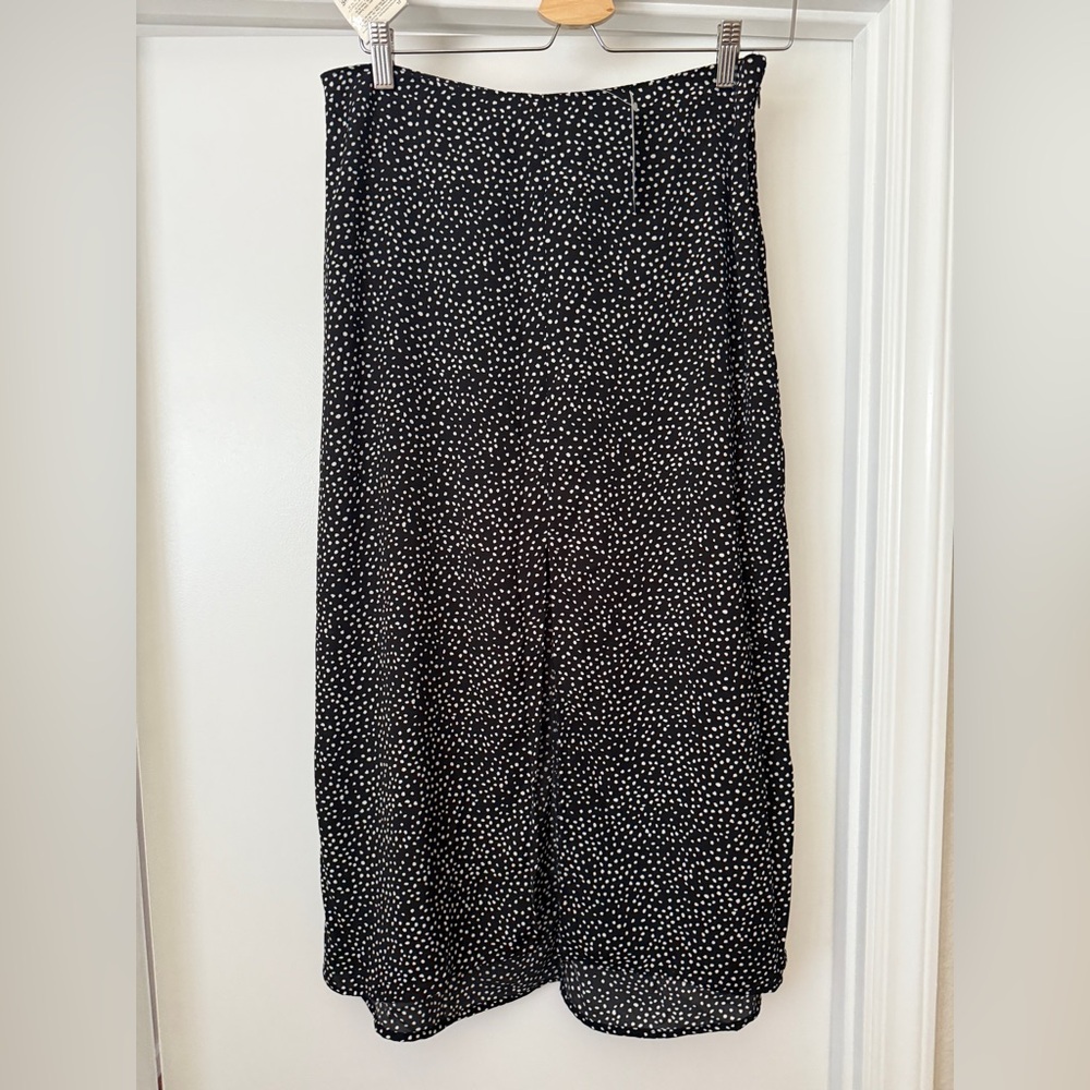 Abercrombie & Fitch Black and White Polka Dot Skirt, size medium.